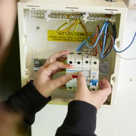 Electrical Moulton College 081025 2077